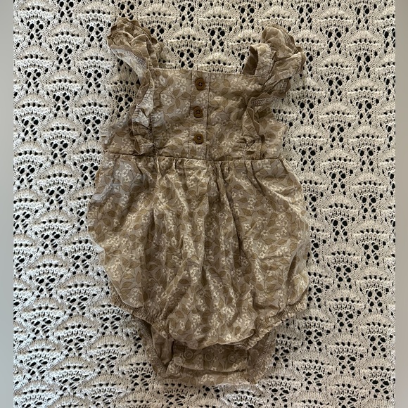 Carter romper - Picture 1 of 1